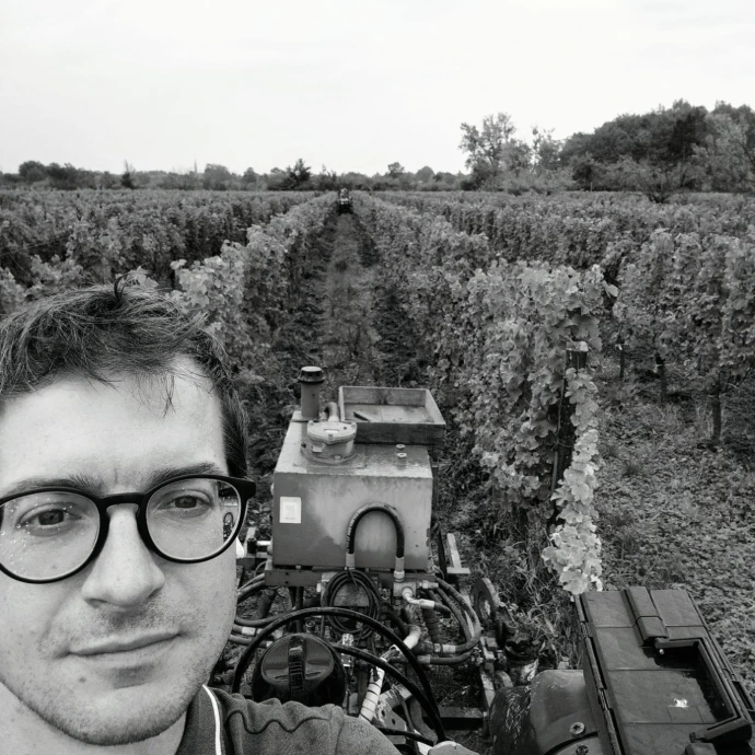 Damien Menzato working in the vineyard at Château Shuette